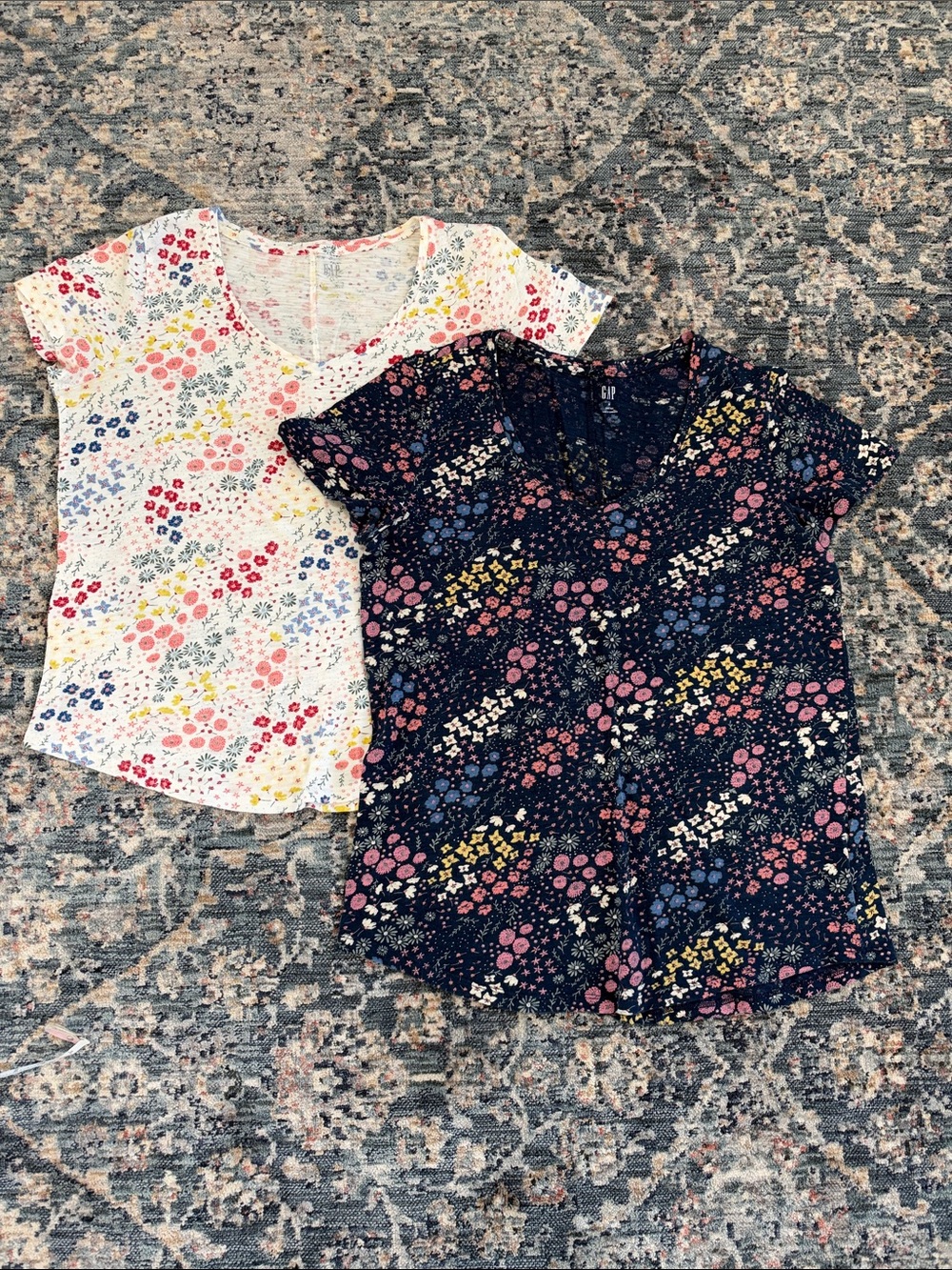 GAP Women’s Easy Tee Floral Short-Sleeve — Navy and White